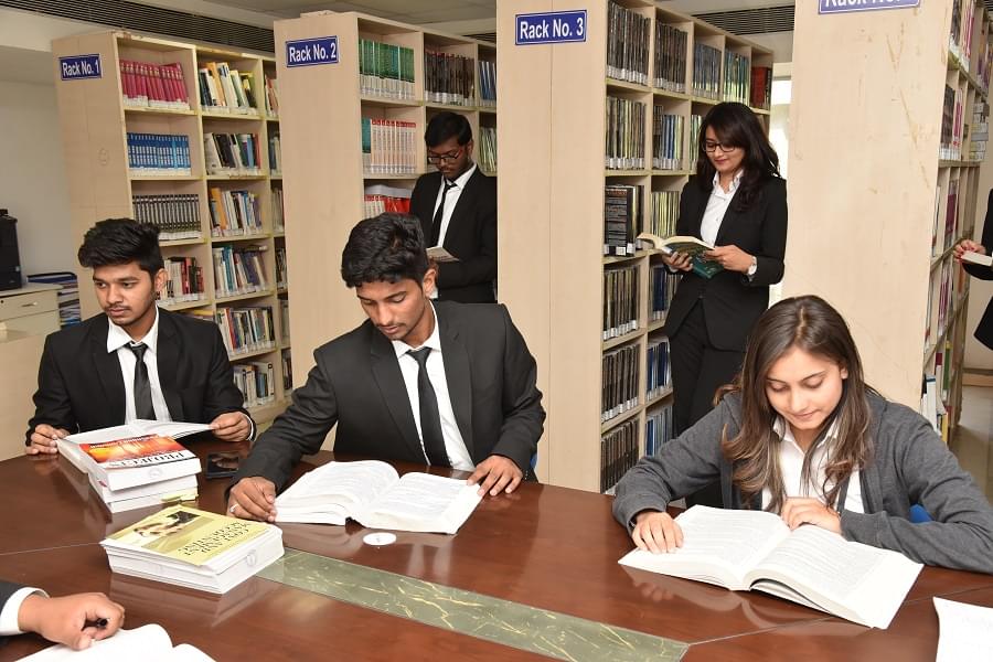 Amity Global Business School Pune Library Facilities photo 5